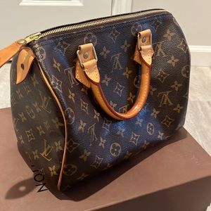 Louis Vuitton Speedy